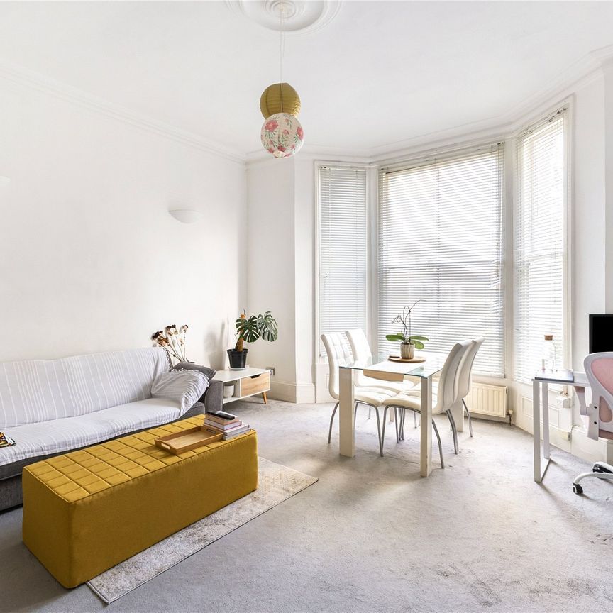 Devonport Road, London, W12 flat to rent - Photo 1