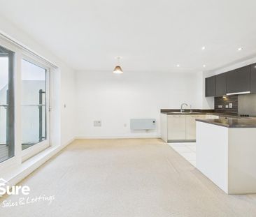 2 bedroom flat to rent - Photo 2