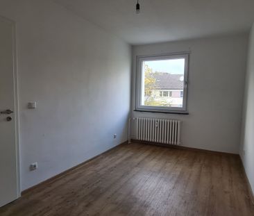 +++ Rumeln: Großzügig geschnittene 3. Zimmer Wohnung mit Balkon +++ - Foto 3