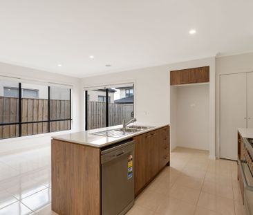 Low Maintenance Family Home - Photo 3