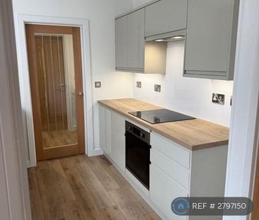 3 bedroom terraced house to rent - Photo 6