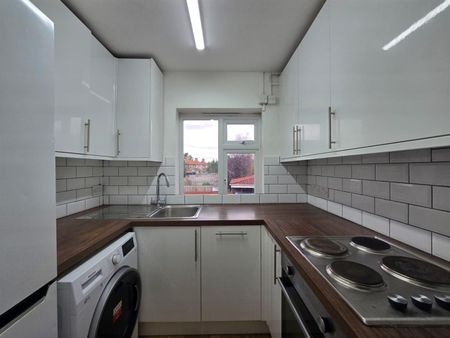 Great West Road, Hounslow TW5, London - Photo 3