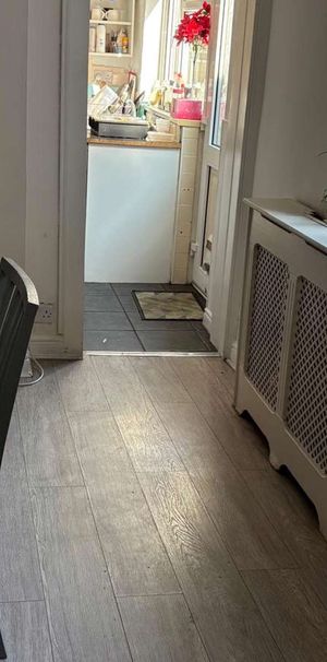 Room to rent in Wrexham Room 3 - Photo 1