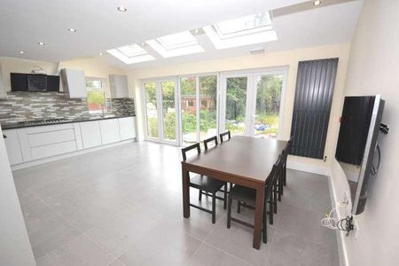 Church Road, Reading, Berkshire, RG6 - Photo 3