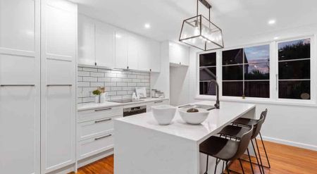 Fully Renovated Home - Photo 4