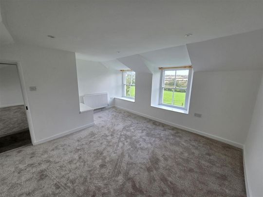 4 bedroom detached house to rent - Photo 1