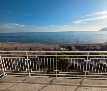Appartamento fronte mare ristrutturato - Photo 2