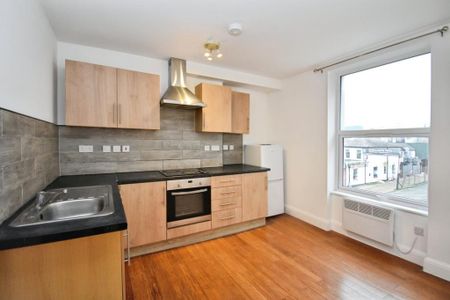 1 bedroom flat to rent - Photo 2