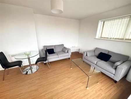 Sinope, Birmingham - Photo 2