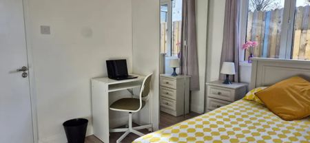 Saint Joseph's Avenue, Dublin - Photo 3