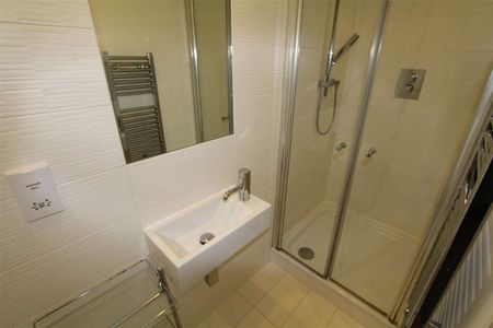 AVAILABLE NOW! | Fully Furnished Studio | Concierge | Close proximity to Manchester's Deansgate area. - Photo 2