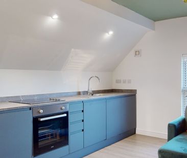 65 Forest Road Flat 5 - Photo 2