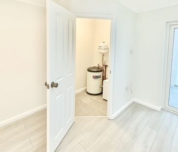 Studio Flat, Park Road, N18 - Photo 5