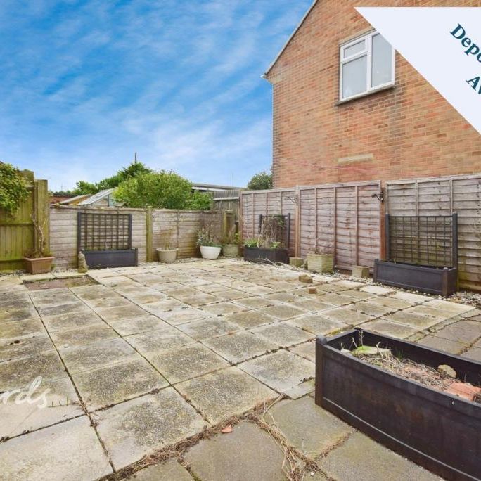 3 bedroom end of terrace house to rent - Photo 1