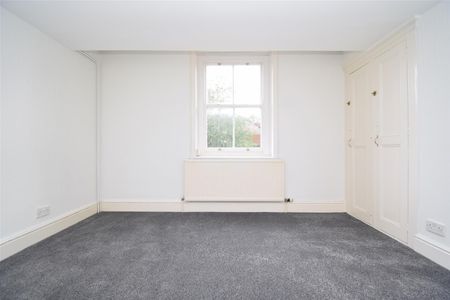 Cathedral Close, Wakefield - Photo 2