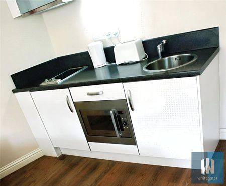 1 bedroom penthouse to rent - Photo 4