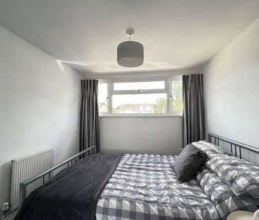 Shinfield, Reading, RG2 - Photo 4