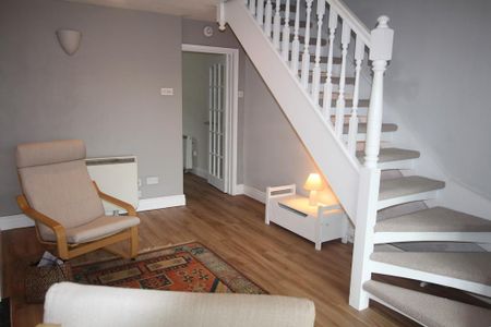 2 bedroom terraced house to rent - Photo 4