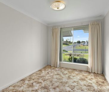 FAMILY HOME IN CLIFTON PARK - Photo 2