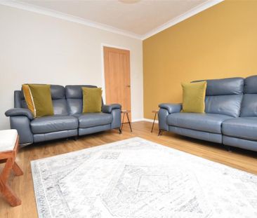 4 bedroom semi-detached house to rent - Photo 2