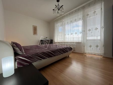 DIRECTREAL|Zariadený byt s balkónom a parkovacím miestom v cene - Photo 5