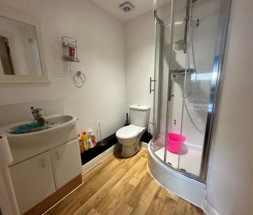 2 bedroom flat to rent - Photo 6