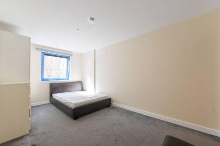 3 bedroom flat to rent - Photo 5