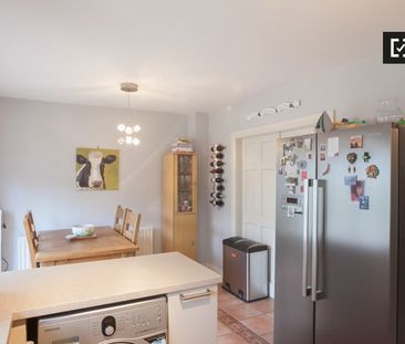 En-suite double bedroom in 3-bedroom house in Dublin - Photo 6