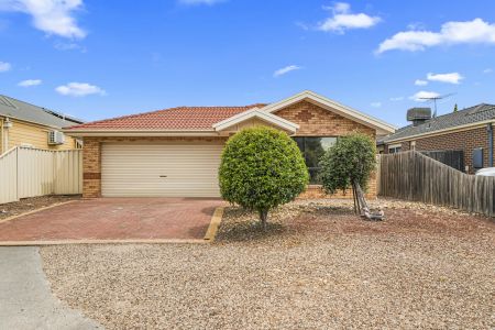 48 Retford Close, Werribee. - Photo 2