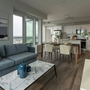 80 Bond Street East - Photo 2