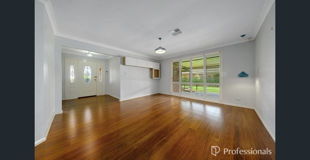 Spacious Family Home with Pool - Photo 1