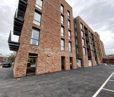 The Wharf, Altrincham - Photo 6