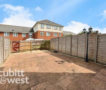 2 bedroom maisonette to rent - Photo 5