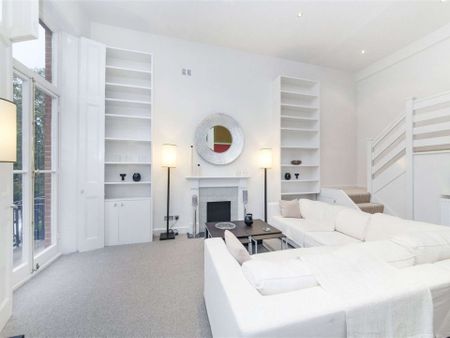 Nevern Square, Earl's Court, London, SW5 9PN - Photo 2