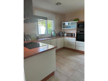 Luxury 5 room Detached House for rent in Benalmádena, Spain - Photo 3