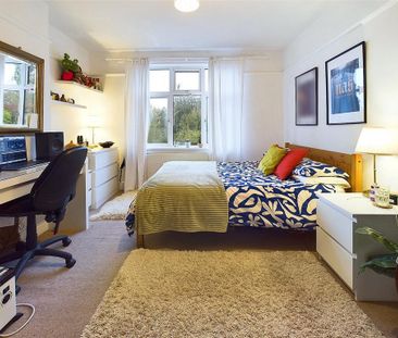 4 bedroom semi-detached house to rent - Photo 1