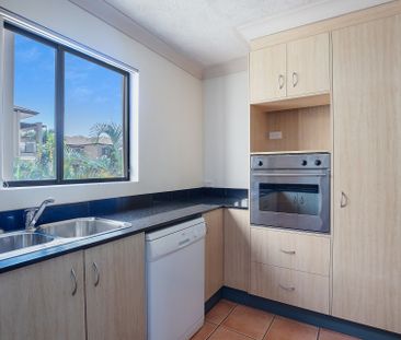 Bella Vista Resort. 2 Bedroom with extra large balcony. - Photo 5