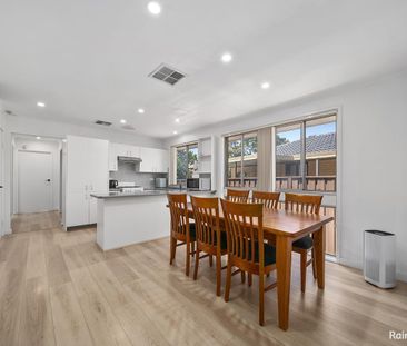 Spacious Family Home in a Quiet Bossley Park Cul-de-Sac - Photo 2