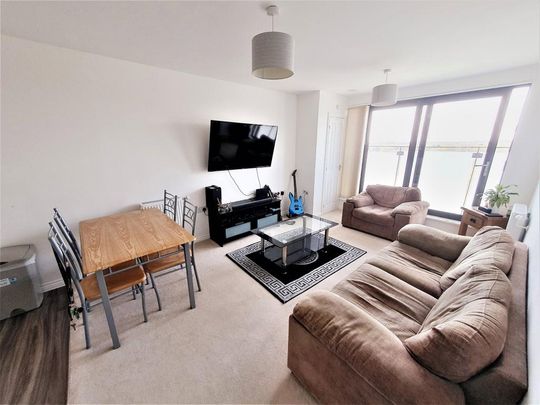 2 bedroom flat to rent - Photo 1