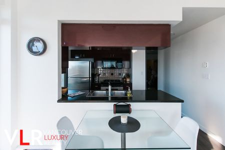 Condo in Downtown Vancouver, BC - Photo 3