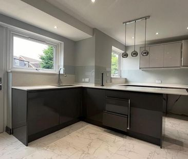 3 bedroom bungalow to rent - Photo 1