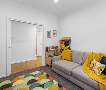 Stylish Family Living in Lightsview - Photo 2
