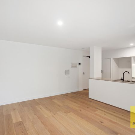 COMFORTABLE URBAN LIVING - Photo 2