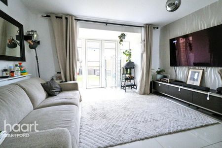 4 bedroom townhouse to rent - Photo 3