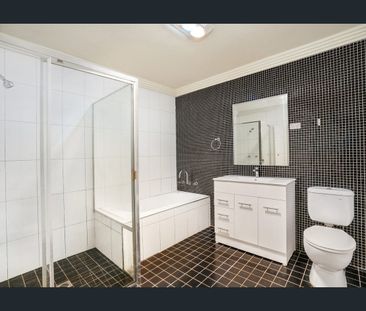 Well-Presented Family Home in Quiet Location - Photo 4