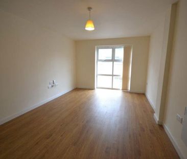 3 bedroom flat to rent - Photo 5
