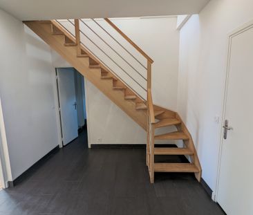 Location Appartement 3 pièces 88m² PARIS 16ème - Photo 6