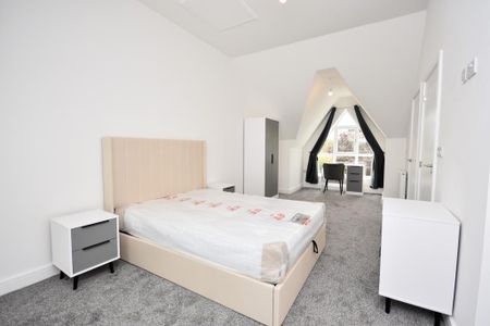 1 bedroom in a house share to rent - Photo 2