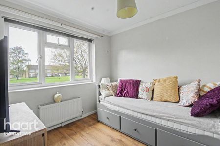 3 bedroom terraced house to rent - Photo 2