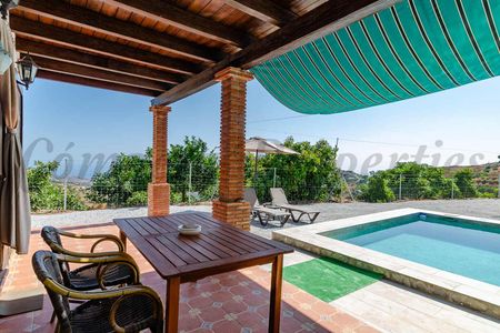 Country Property in Cómpeta, Inland Andalucia at the foot of the mountains - Photo 5